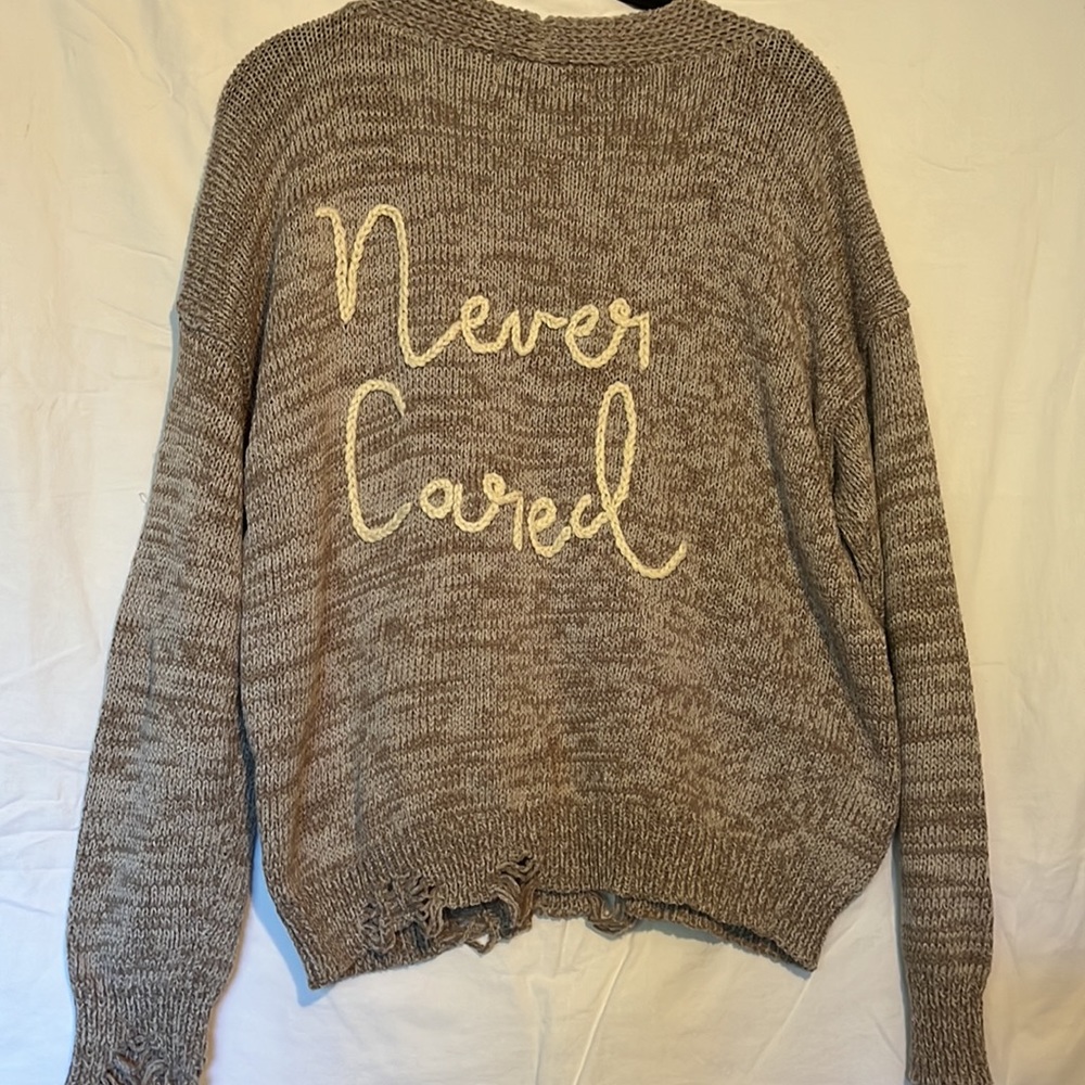 WILDFOX Don’t Care Never Cared Distressed V Neck Sweater size small - Picture 3 of 5